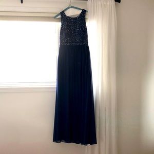 Decode gown size 8